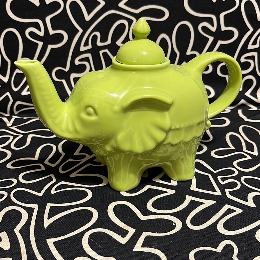 BIA Cordon Bleu Green Elephant Tea Pot